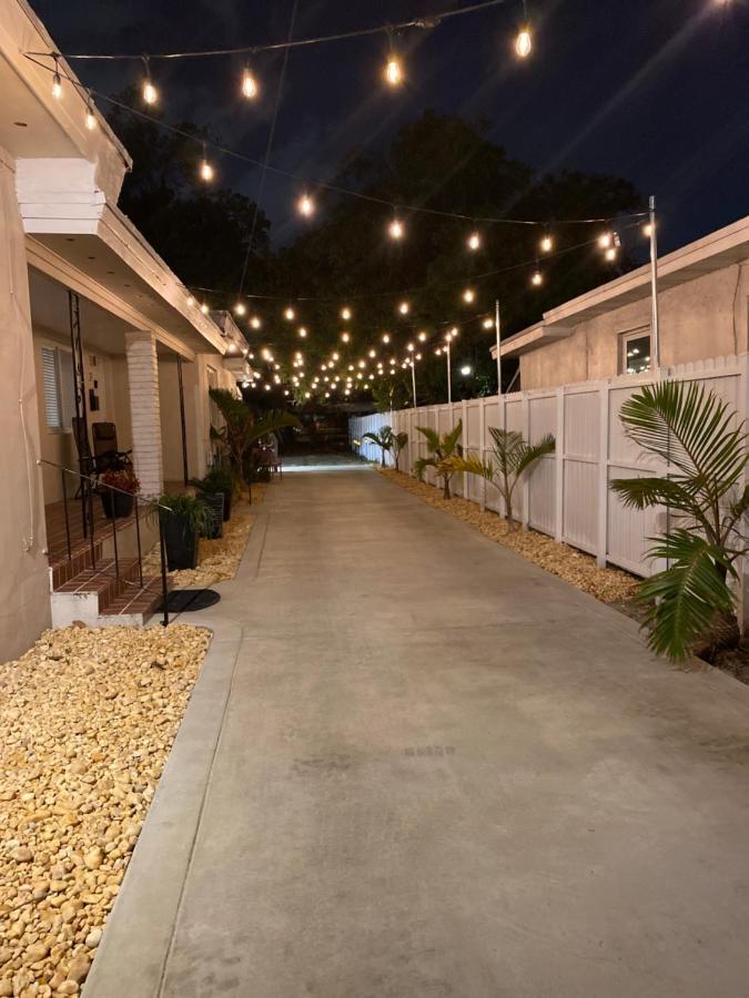 Stunning Little Havana Close To Airport, Calle Ocho, Brickell, Wynwood And The Beaches - Free Parking *
