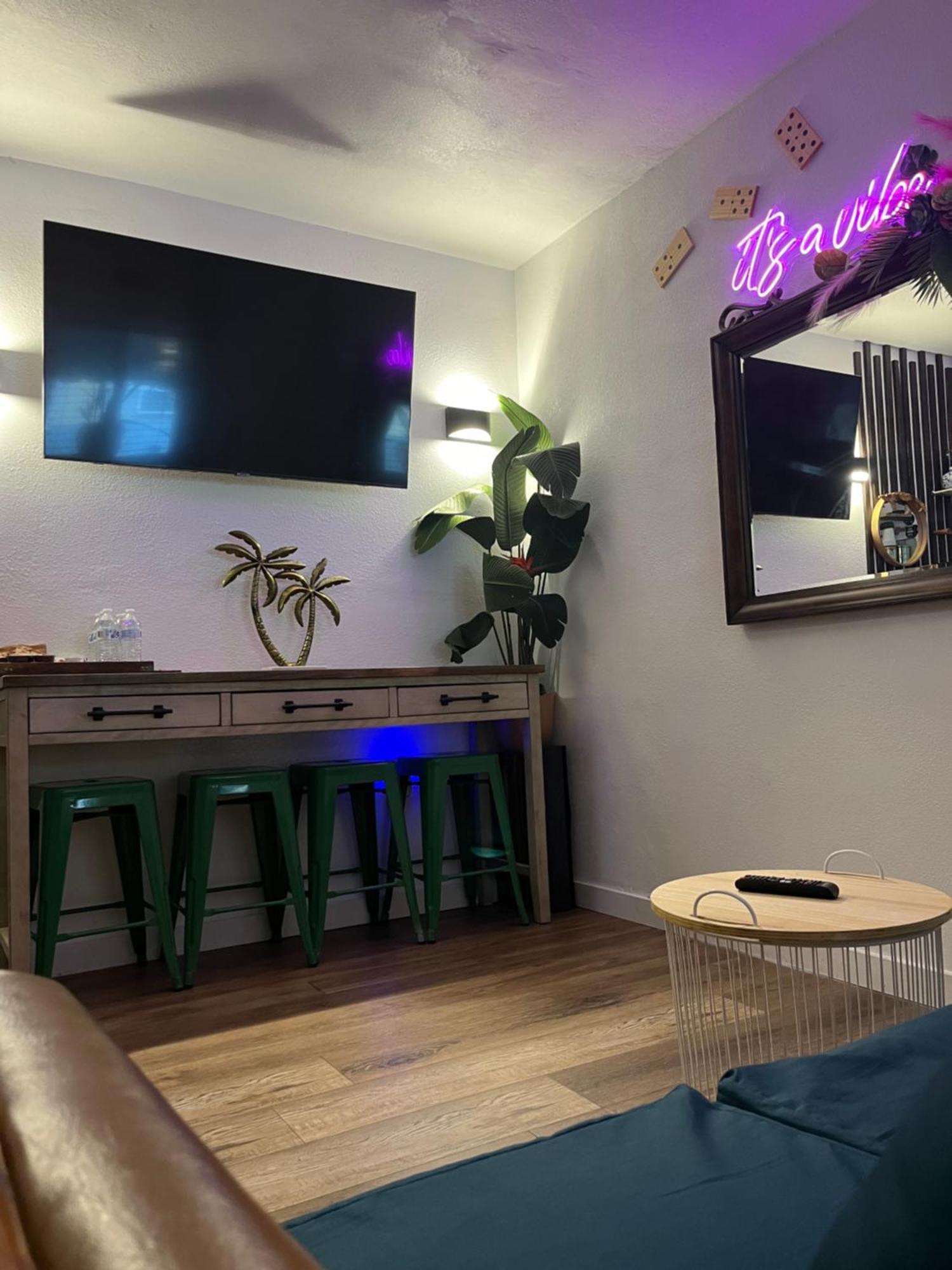 Stunning Little Havana Close To Airport, Calle Ocho, Brickell, Wynwood And The Beaches - Free Parking Miami