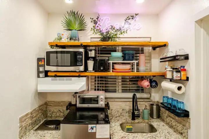 Stunning Little Havana Close To Airport, Calle Ocho, Brickell, Wynwood And The Beaches - Free Parking Apartamento *